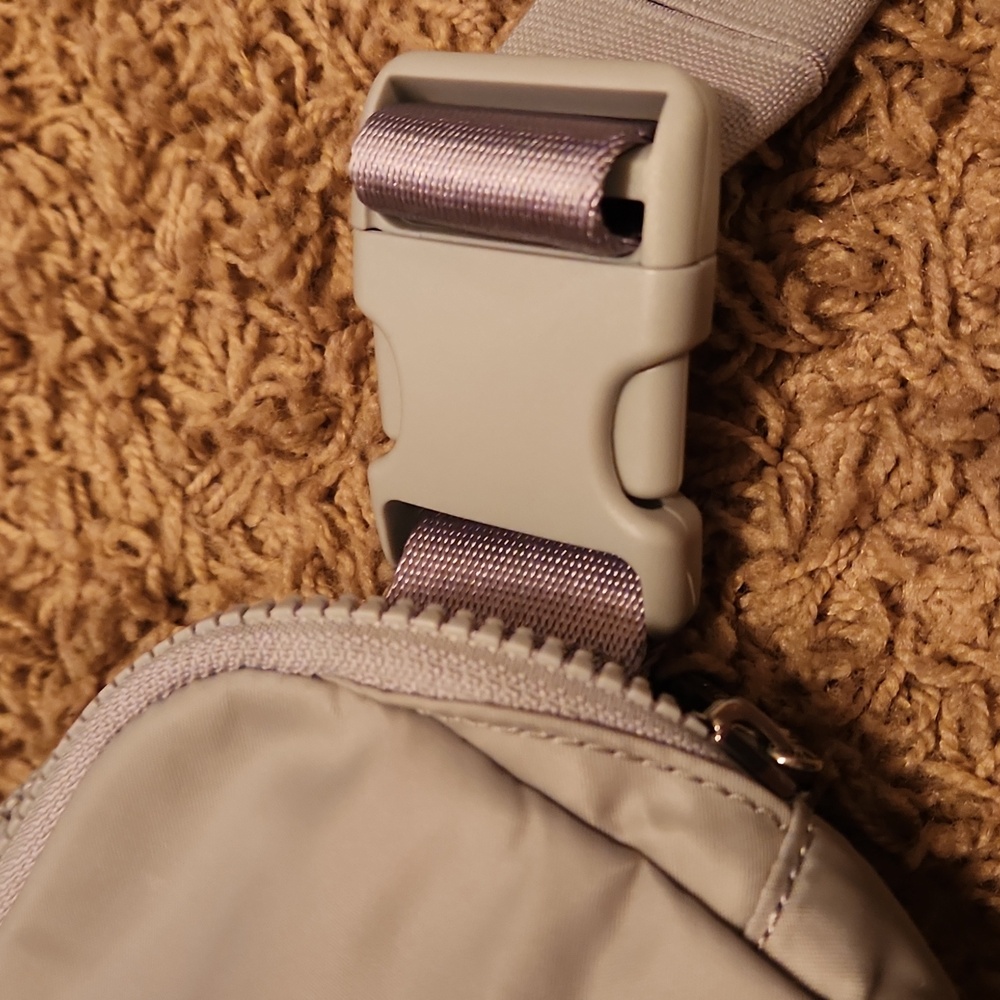lululemon athletica Light Gray Crossbody Bag - Picture 11 of 12